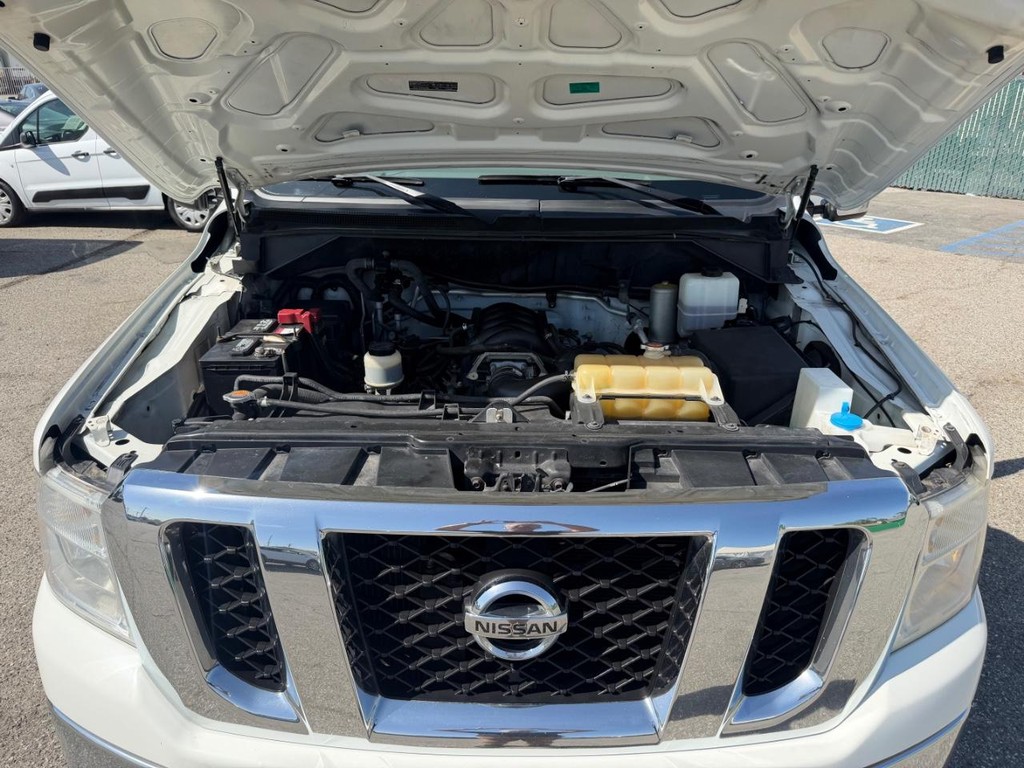 Nissan NV3500 Vehicle Full-screen Gallery Image 49