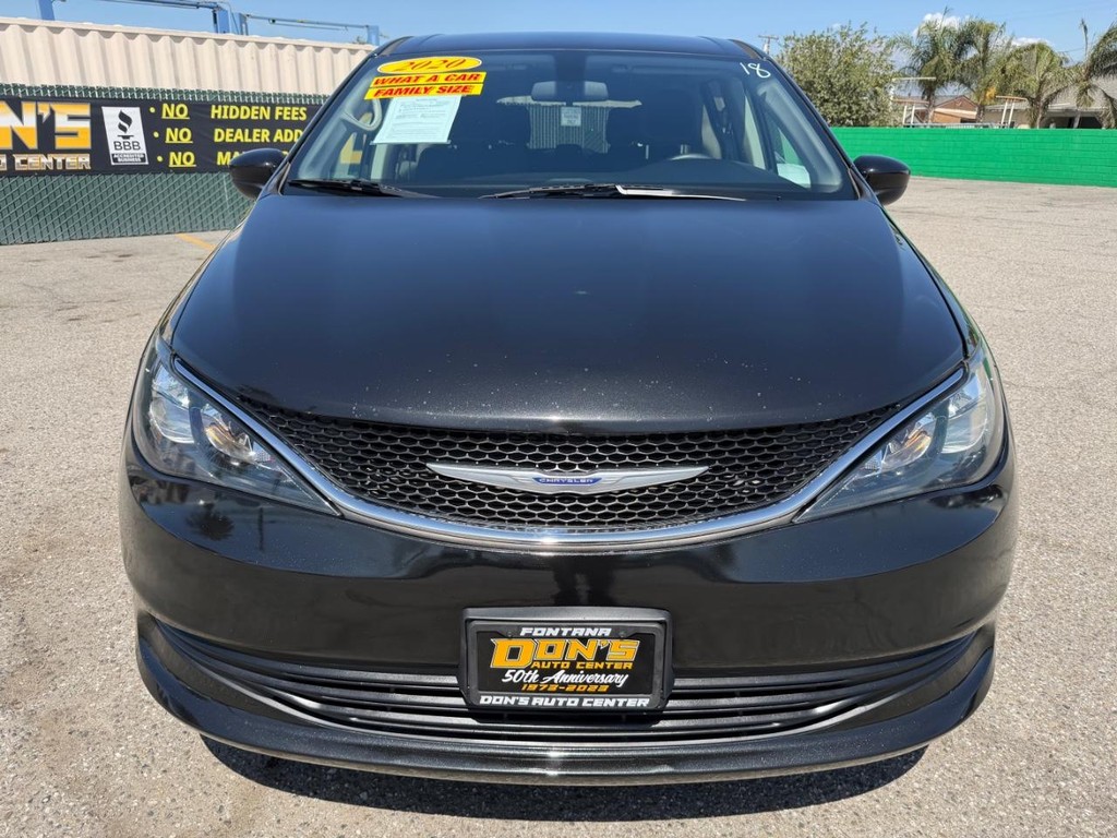 Chrysler Voyager Vehicle Full-screen Gallery Image 14
