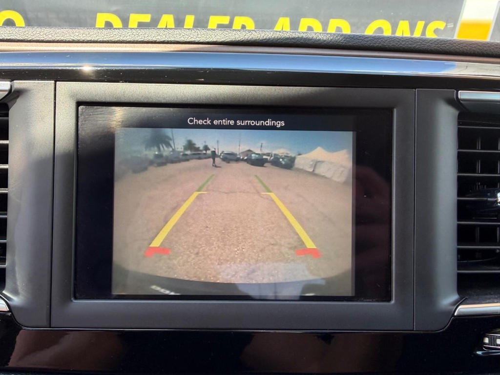 Chrysler Voyager Vehicle Full-screen Gallery Image 58