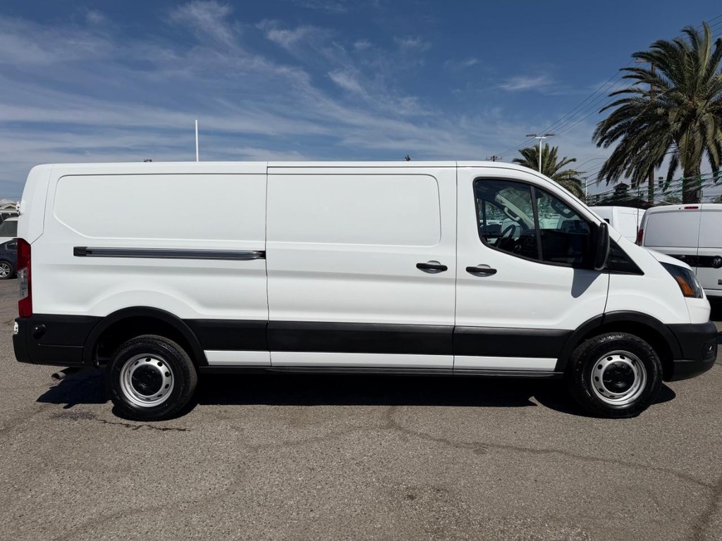 Ford Transit 150 Vehicle Full-screen Gallery Image 06