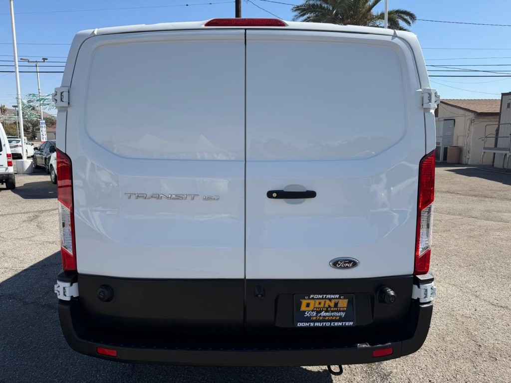 Ford Transit 150 Vehicle Full-screen Gallery Image 09