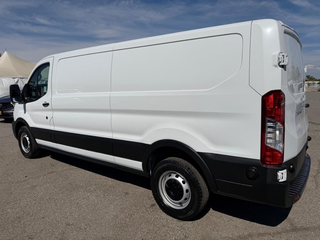 Ford Transit 150 Vehicle Full-screen Gallery Image 10