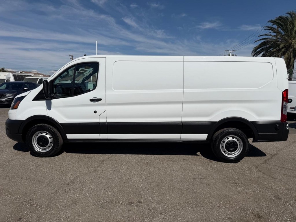 Ford Transit 150 Vehicle Full-screen Gallery Image 12