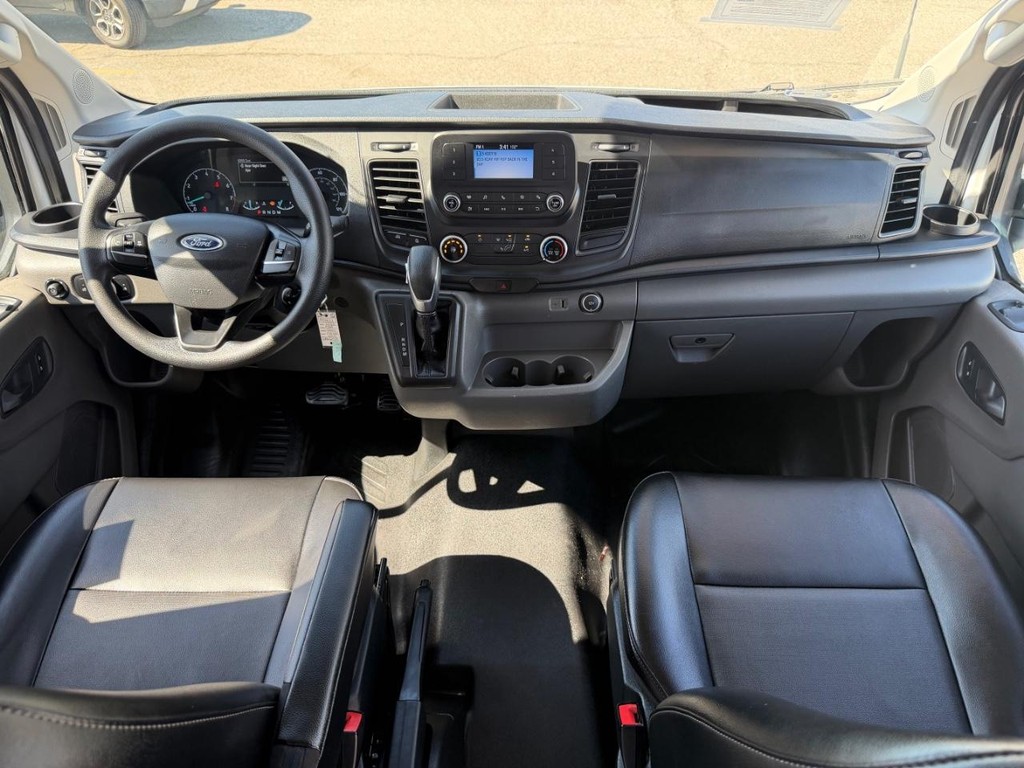 Ford Transit 150 Vehicle Full-screen Gallery Image 29