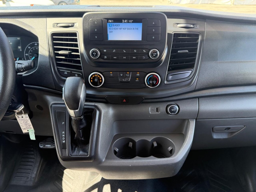 Ford Transit 150 Vehicle Full-screen Gallery Image 31