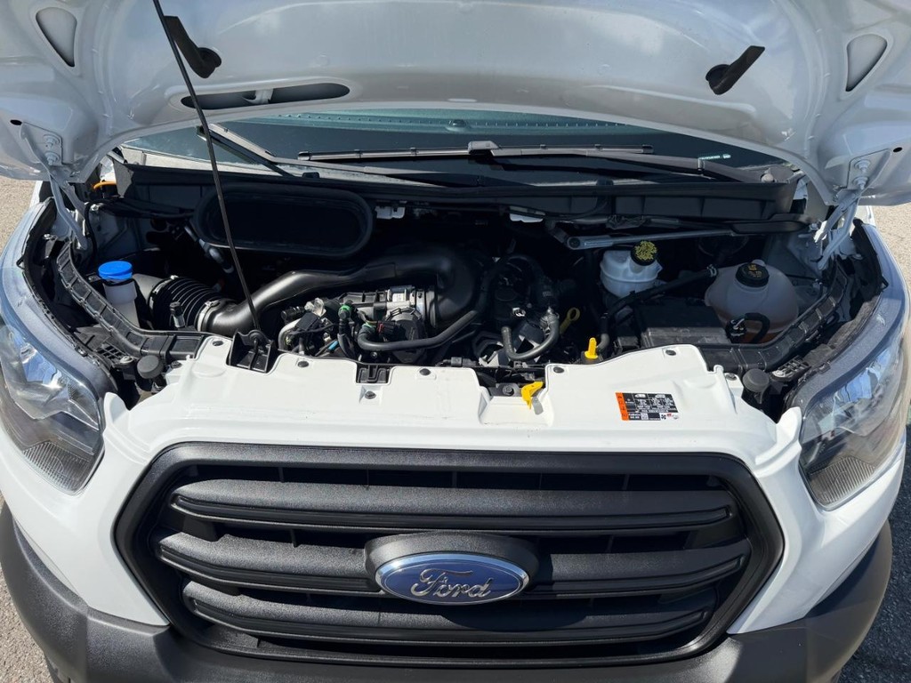 Ford Transit 150 Vehicle Full-screen Gallery Image 41