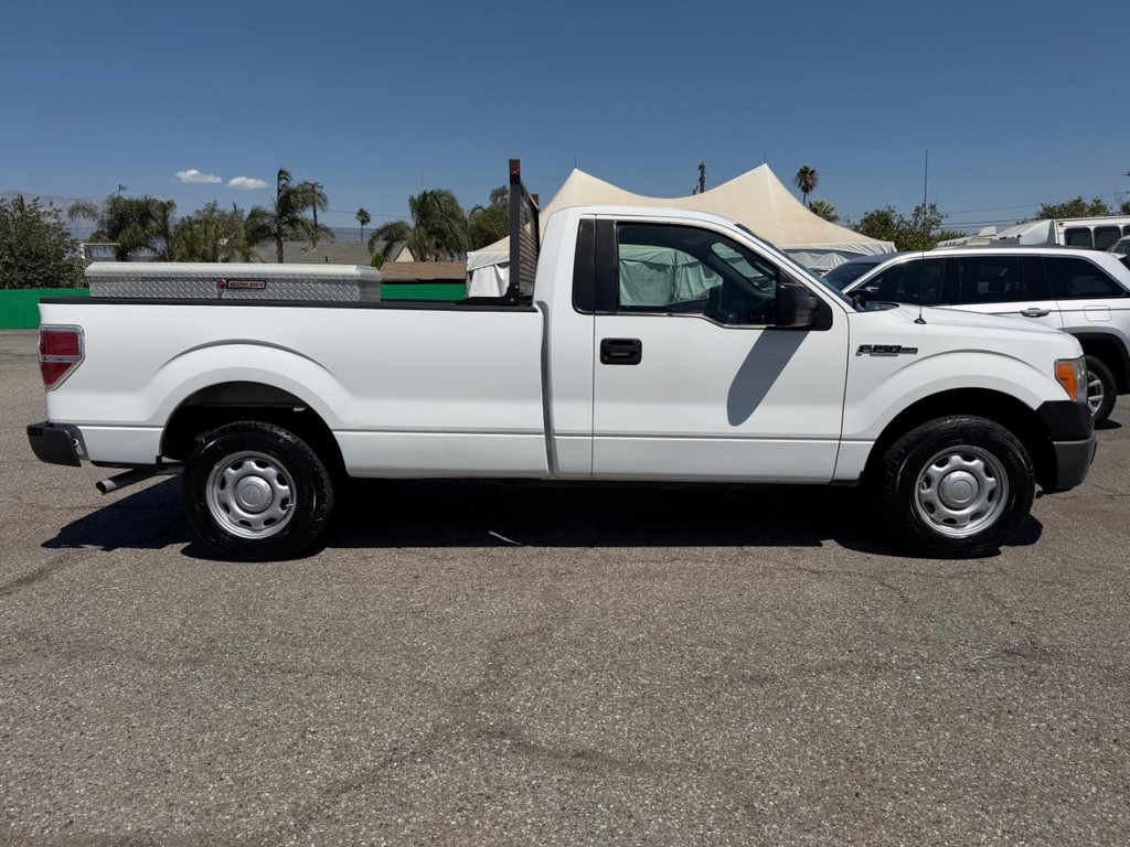 Ford F-150 Vehicle Full-screen Gallery Image 05