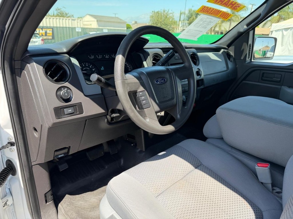 Ford F-150 Vehicle Full-screen Gallery Image 16