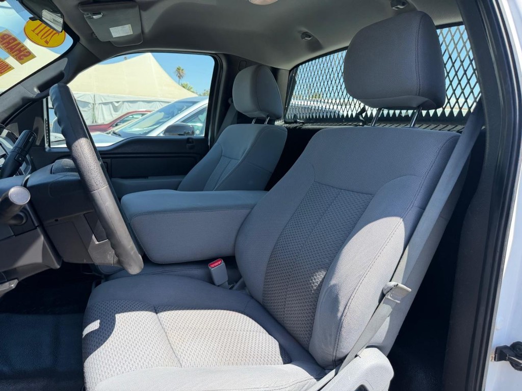 Ford F-150 Vehicle Full-screen Gallery Image 18