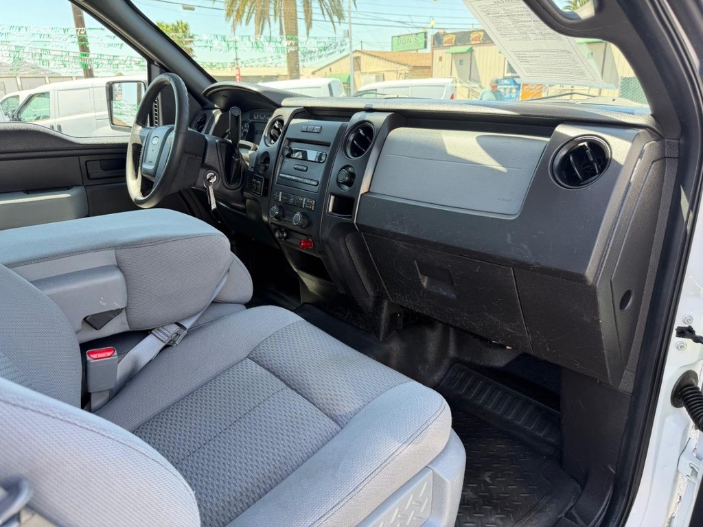Ford F-150 Vehicle Full-screen Gallery Image 20