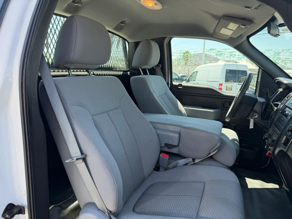 Ford F-150 Vehicle Full-screen Gallery Image 22