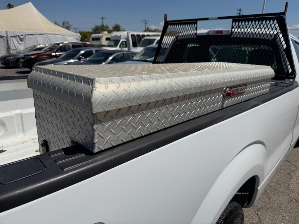 Ford F-150 Vehicle Full-screen Gallery Image 29