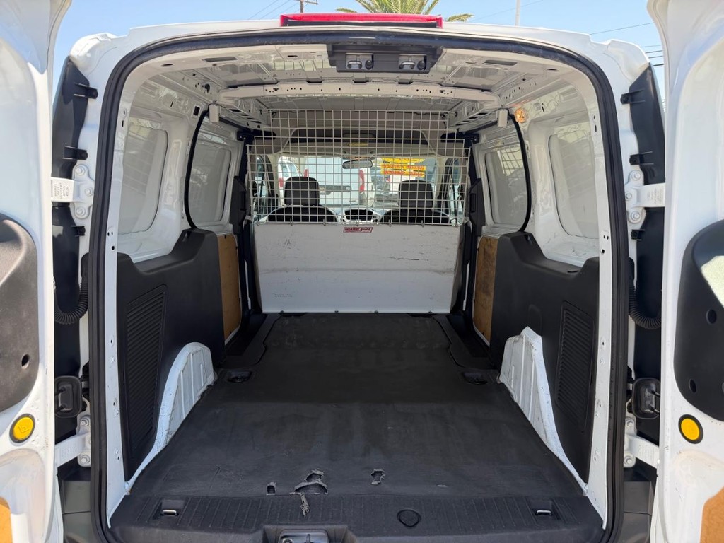 Ford Transit Connect Vehicle Full-screen Gallery Image 16