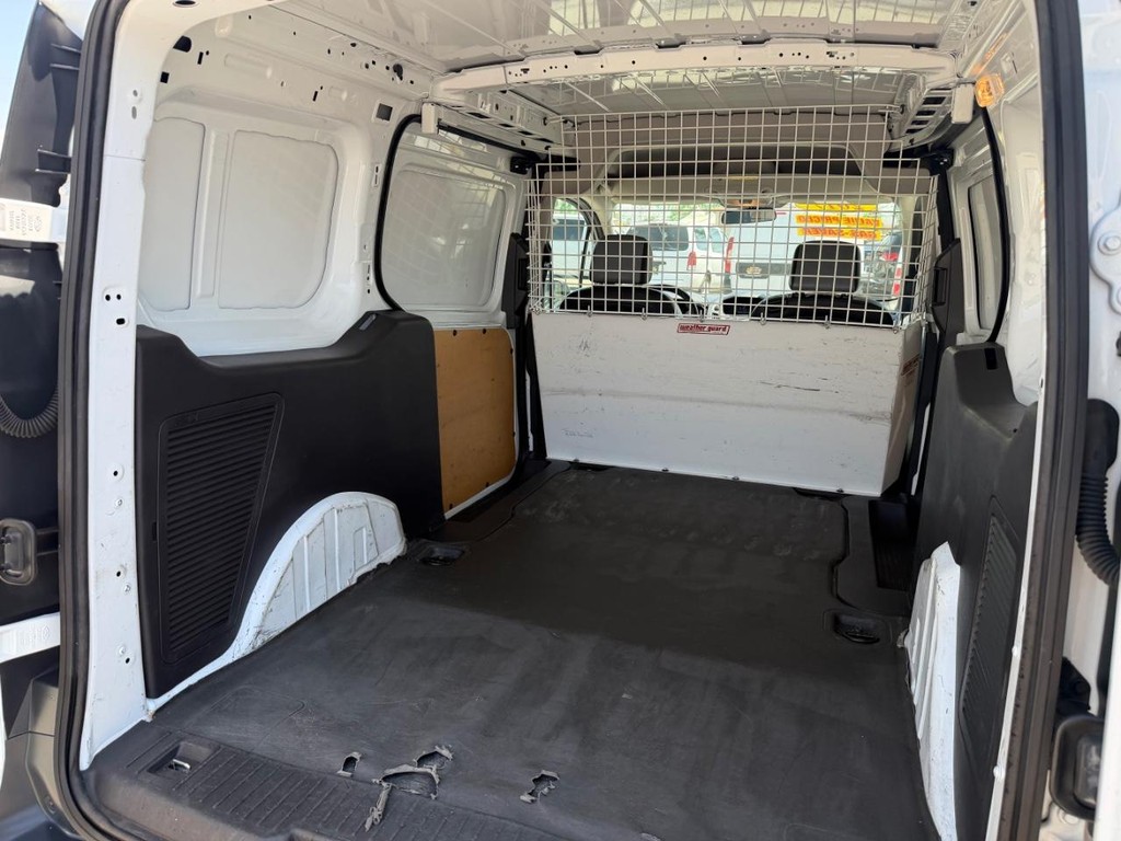 Ford Transit Connect Vehicle Full-screen Gallery Image 17