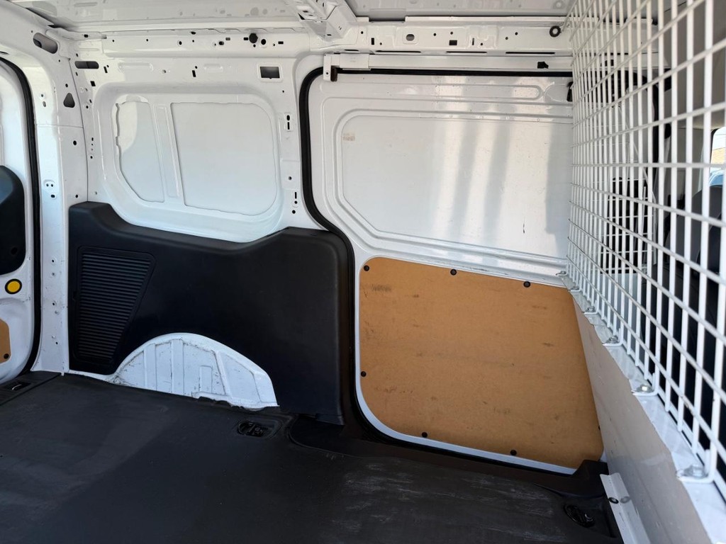 Ford Transit Connect Vehicle Full-screen Gallery Image 22