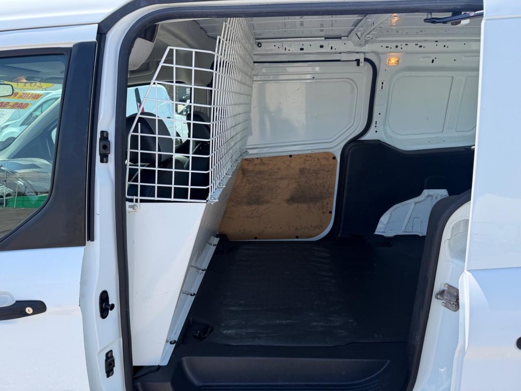 Ford Transit Connect Vehicle Full-screen Gallery Image 23