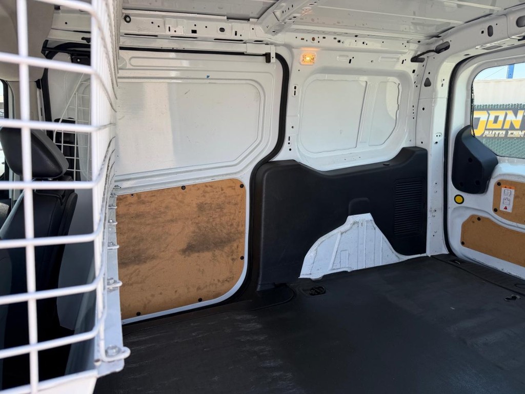 Ford Transit Connect Vehicle Full-screen Gallery Image 24