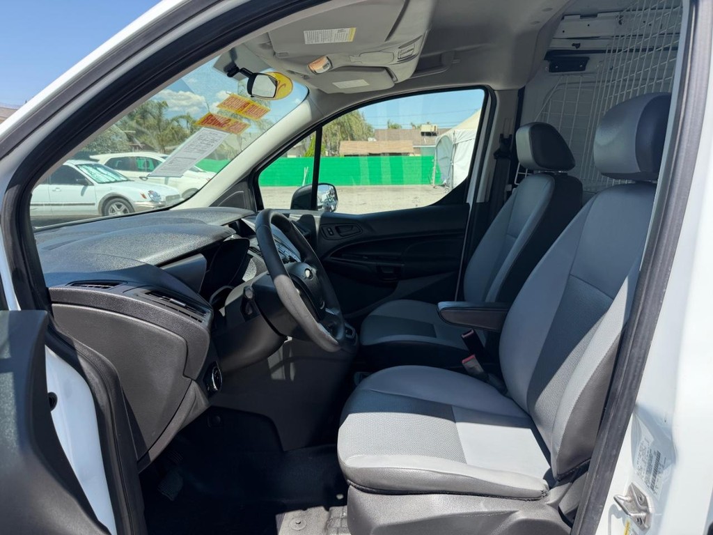 Ford Transit Connect Vehicle Full-screen Gallery Image 28