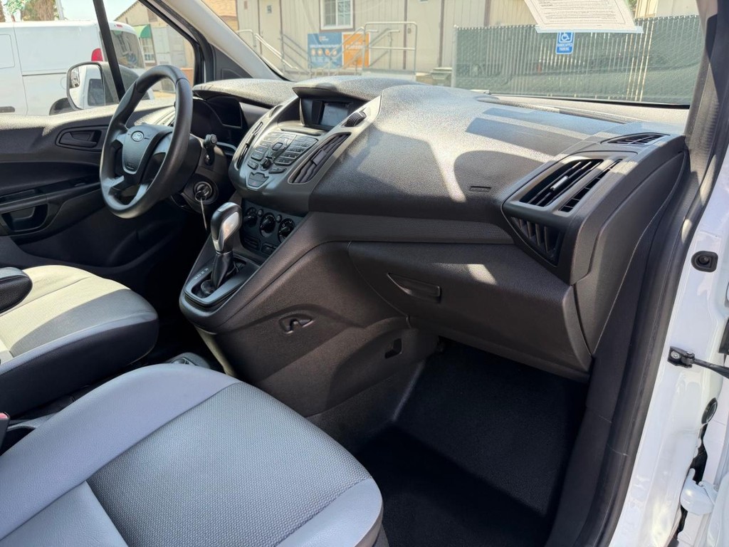 Ford Transit Connect Vehicle Full-screen Gallery Image 31