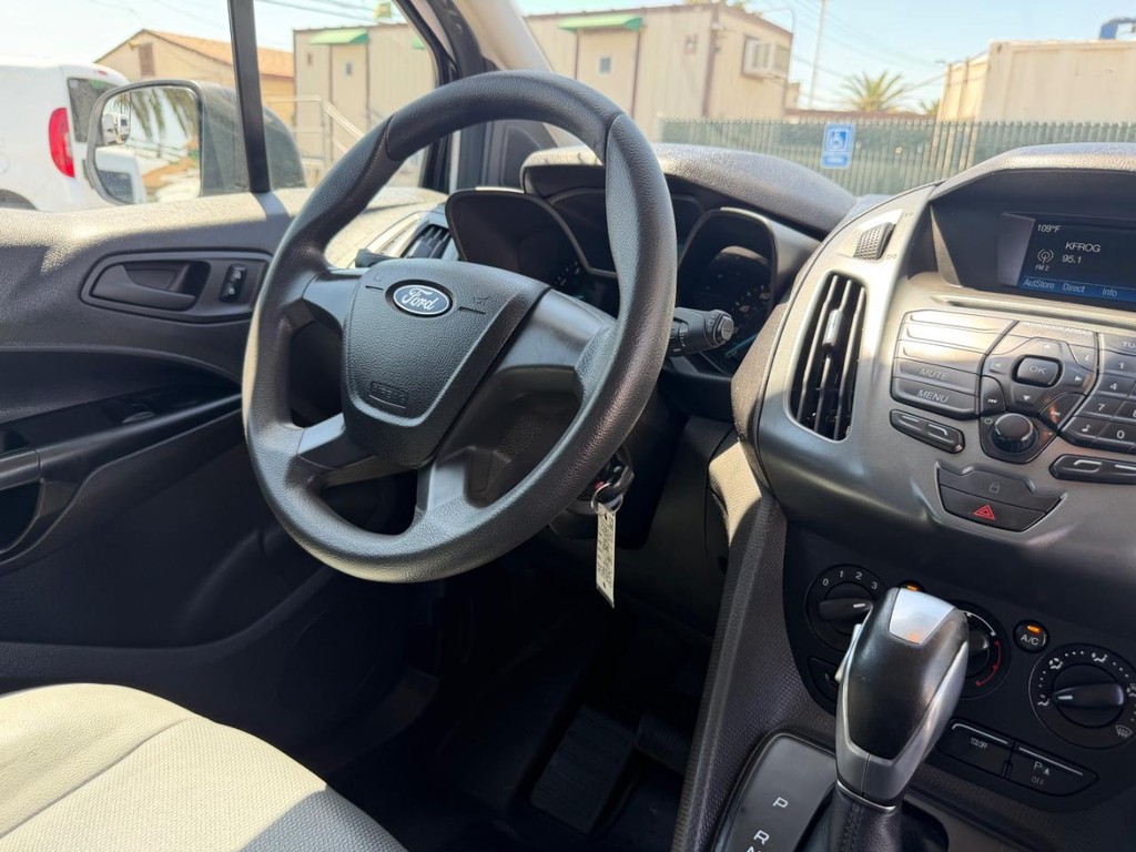 Ford Transit Connect Vehicle Full-screen Gallery Image 34