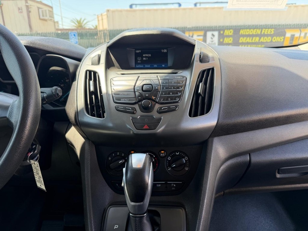 Ford Transit Connect Vehicle Full-screen Gallery Image 35