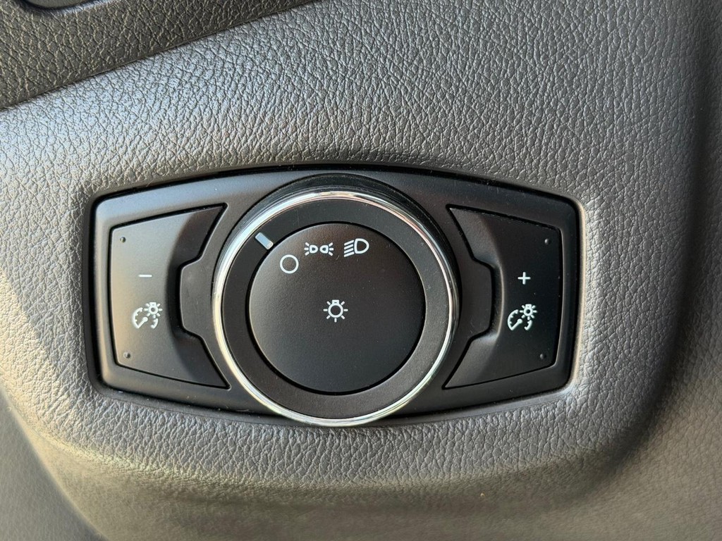 Ford Transit Connect Vehicle Full-screen Gallery Image 37