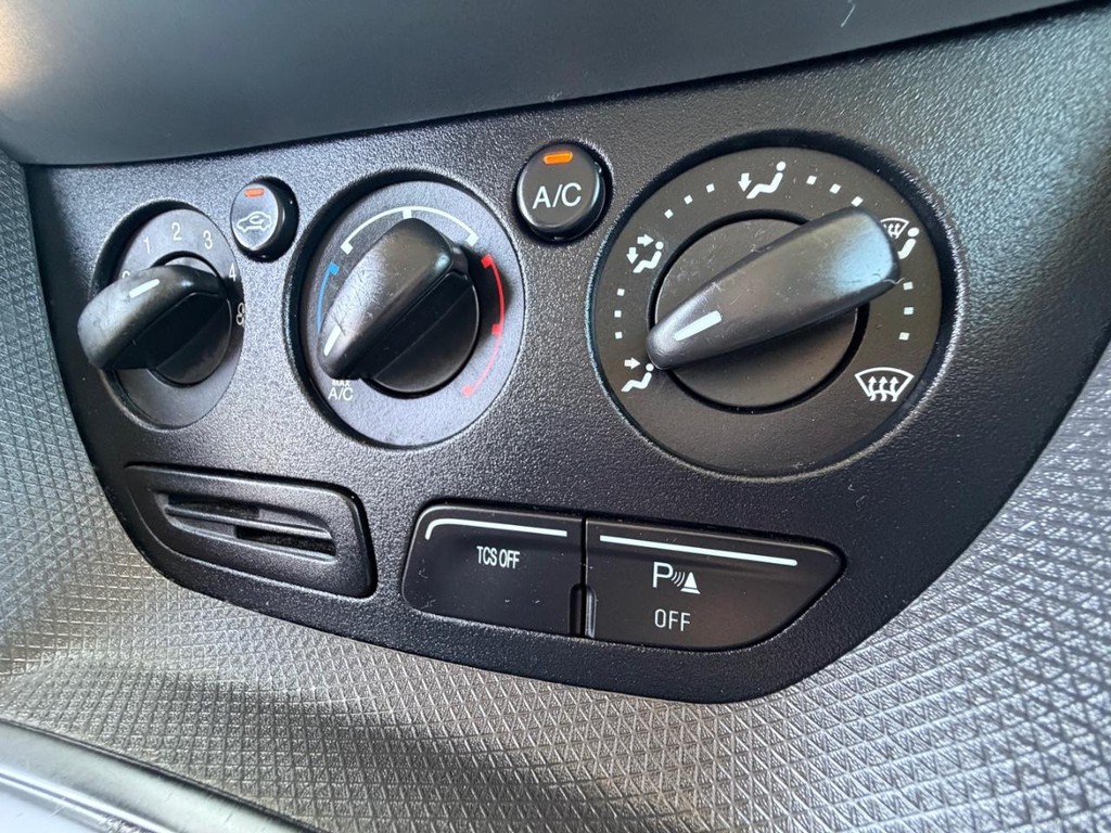 Ford Transit Connect Vehicle Full-screen Gallery Image 39