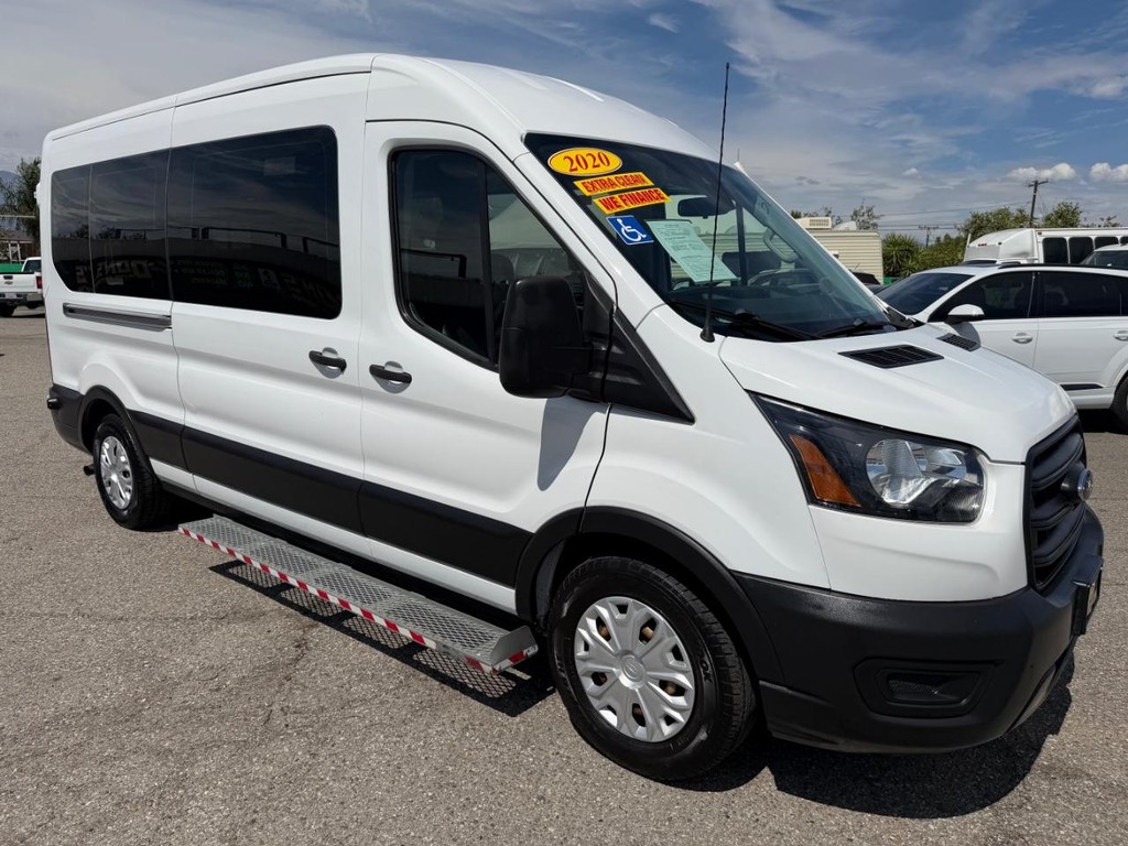 Ford Transit 350 Vehicle Full-screen Gallery Image 03