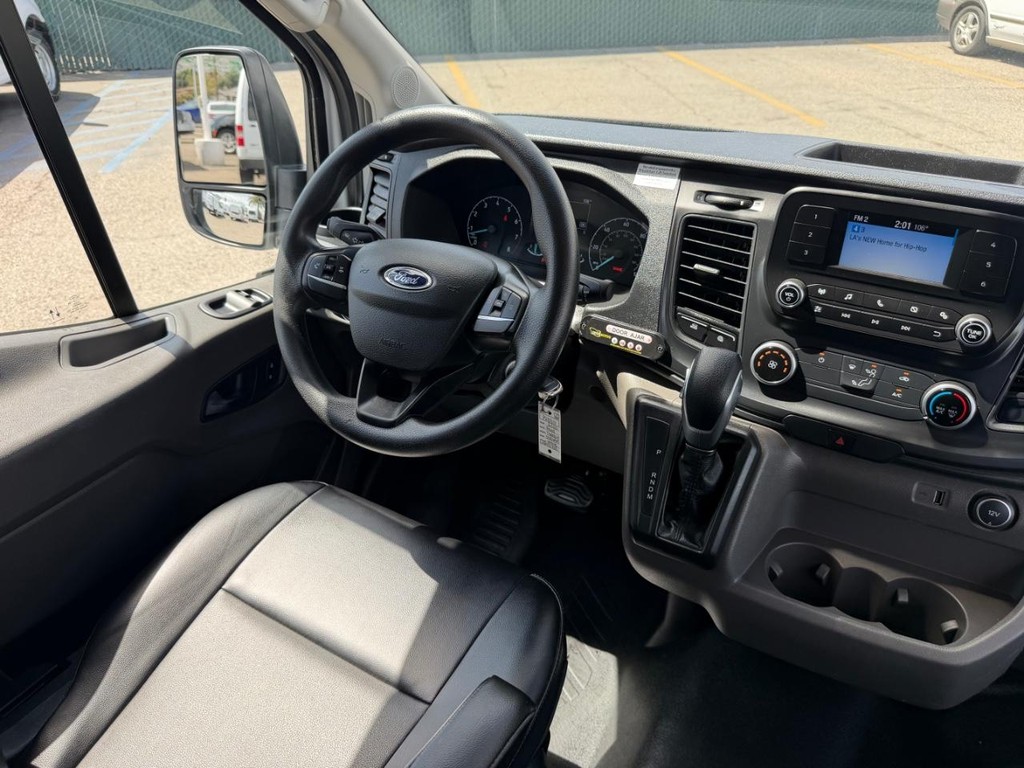 Ford Transit 350 Vehicle Full-screen Gallery Image 34