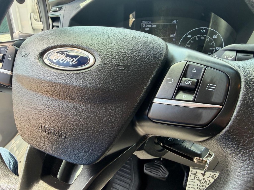 Ford Transit 350 Vehicle Full-screen Gallery Image 39