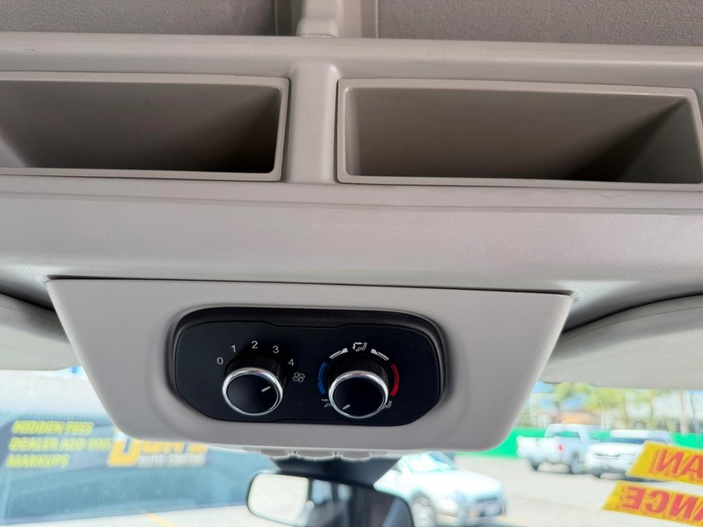 Ford Transit 350 Vehicle Full-screen Gallery Image 45