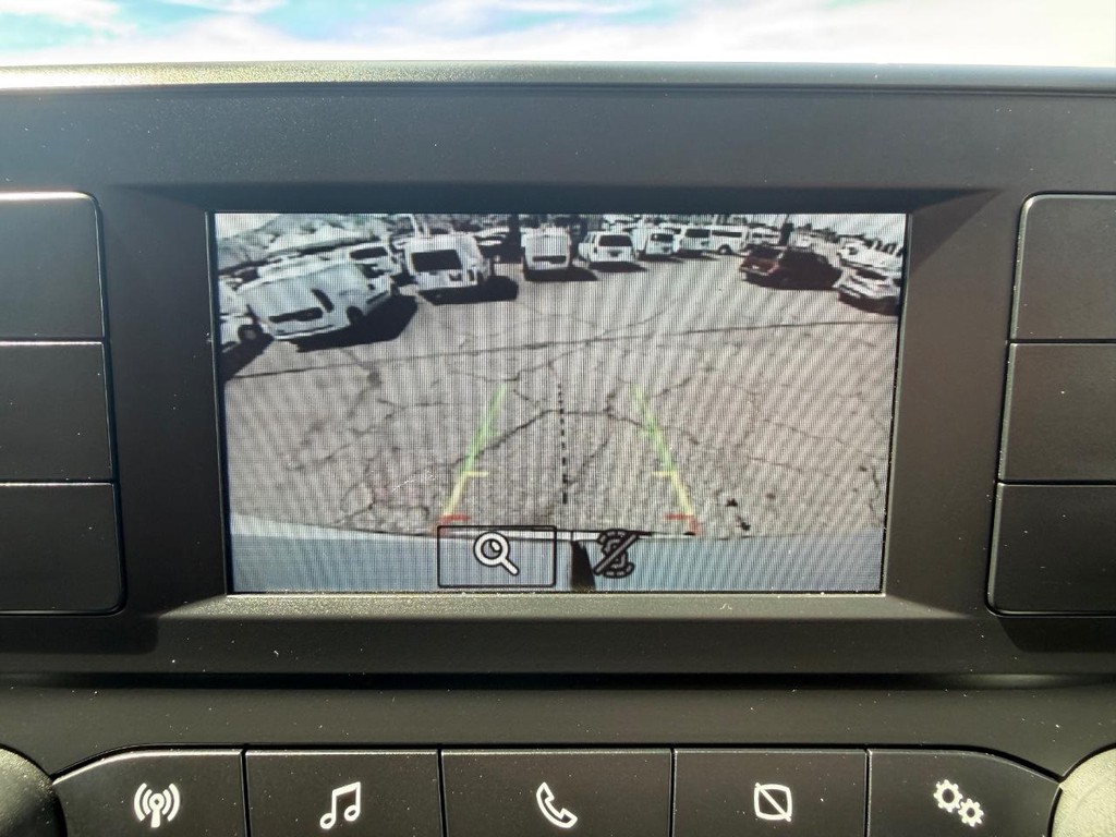 Ford Transit 350 Vehicle Full-screen Gallery Image 46