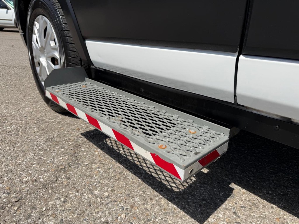Ford Transit 350 Vehicle Full-screen Gallery Image 48