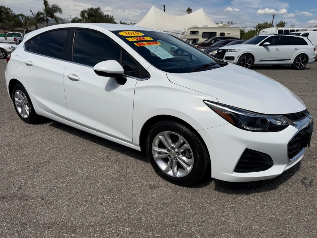 Chevrolet Cruze Vehicle Full-screen Gallery Image 03