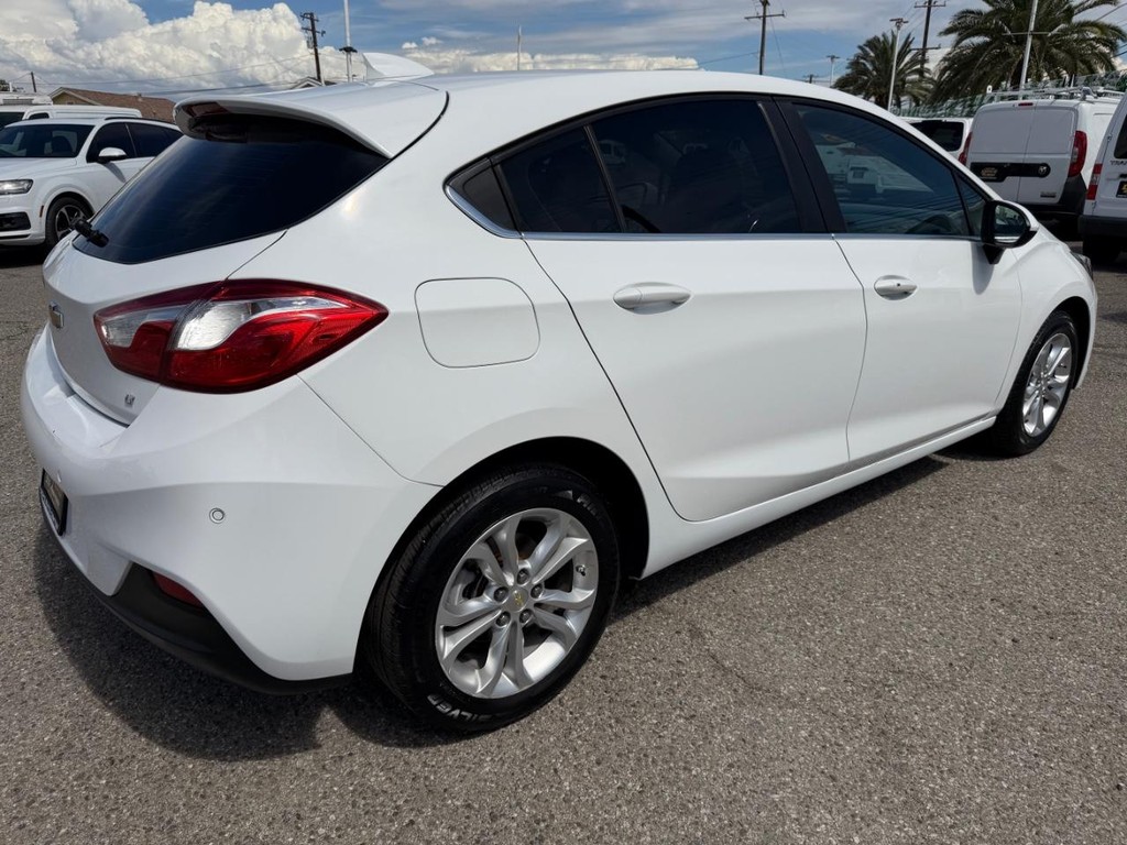 Chevrolet Cruze Vehicle Full-screen Gallery Image 06