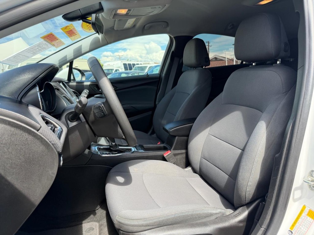 Chevrolet Cruze Vehicle Full-screen Gallery Image 17