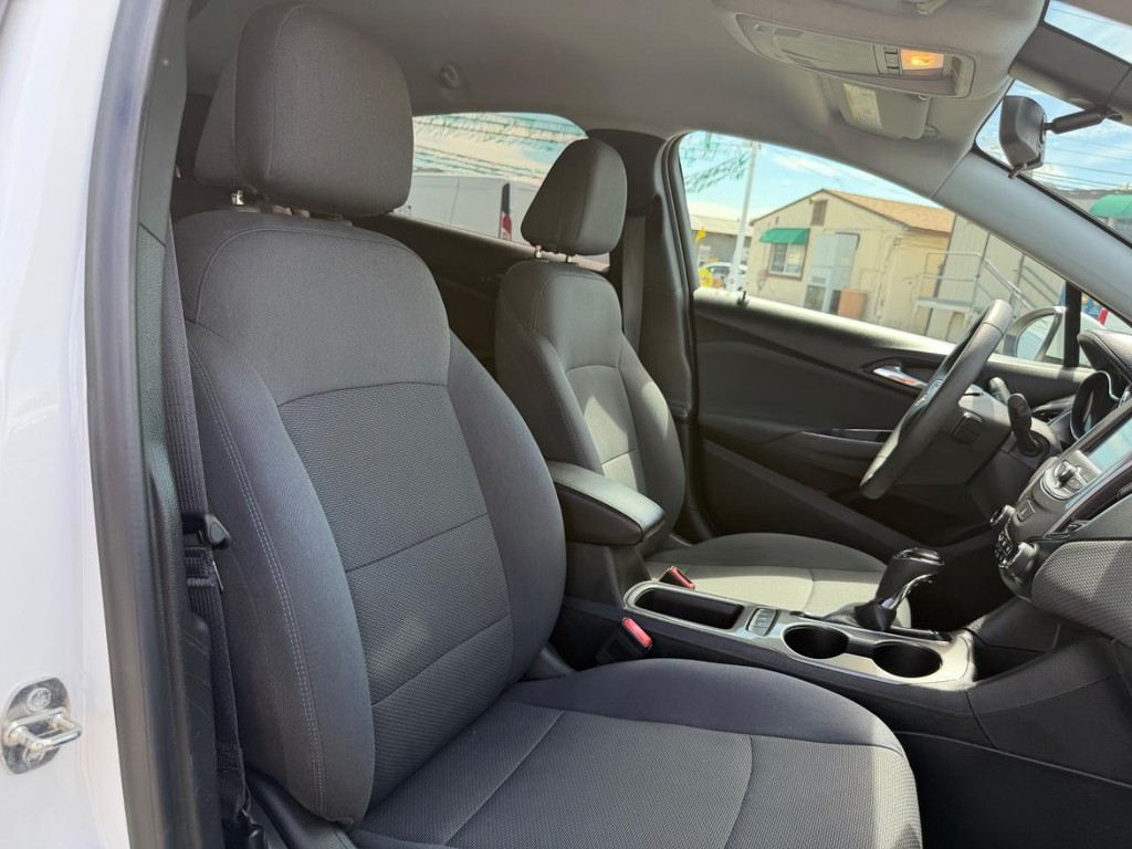 Chevrolet Cruze Vehicle Full-screen Gallery Image 20