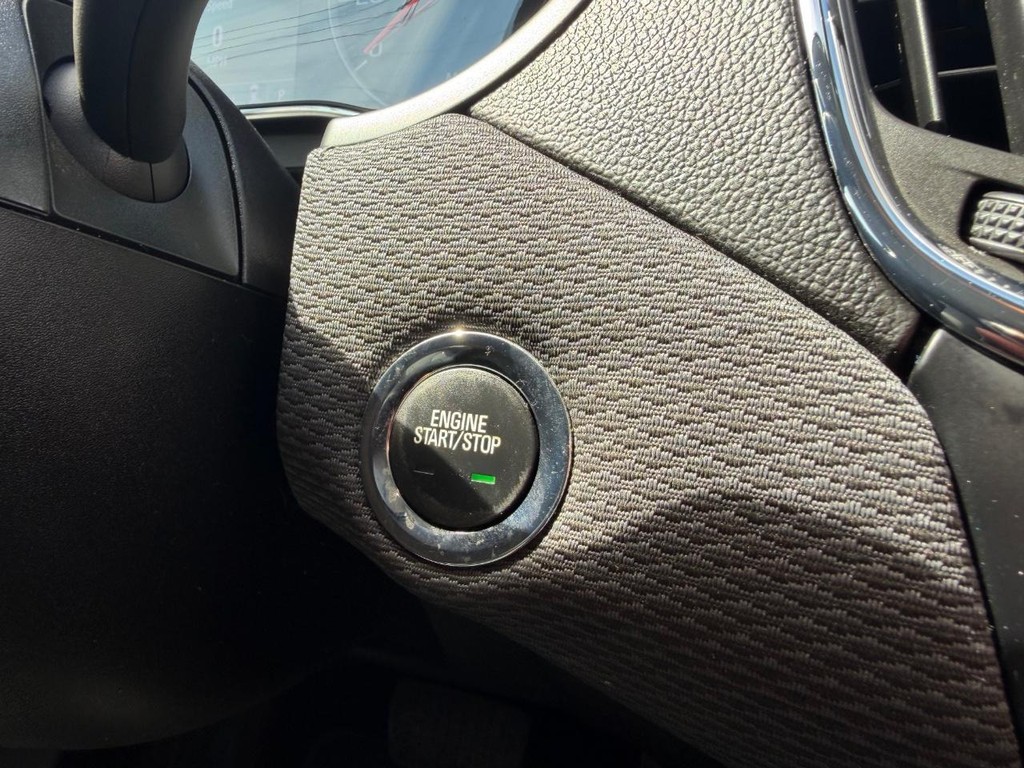 Chevrolet Cruze Vehicle Full-screen Gallery Image 31