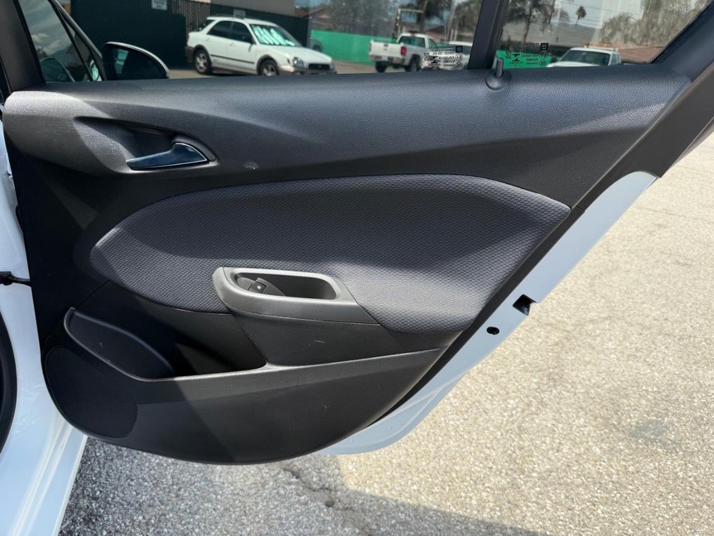 Chevrolet Cruze Vehicle Full-screen Gallery Image 35