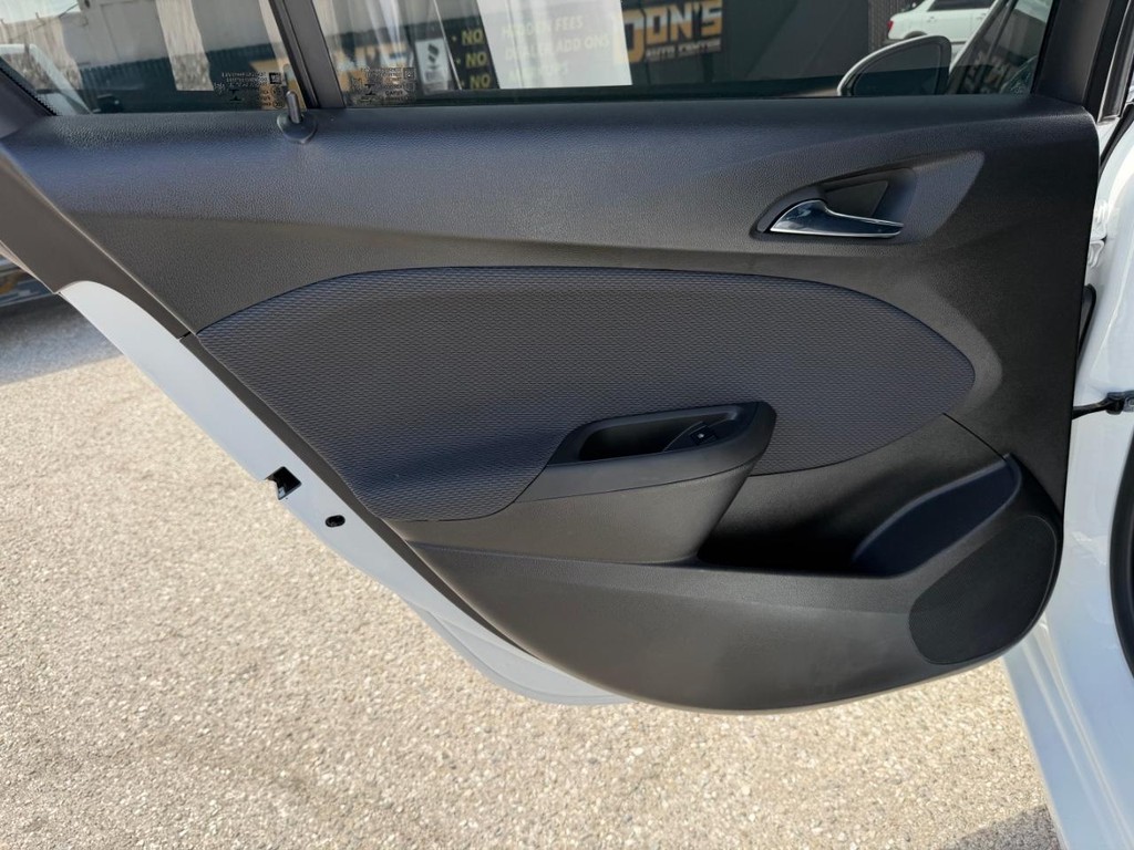 Chevrolet Cruze Vehicle Full-screen Gallery Image 37