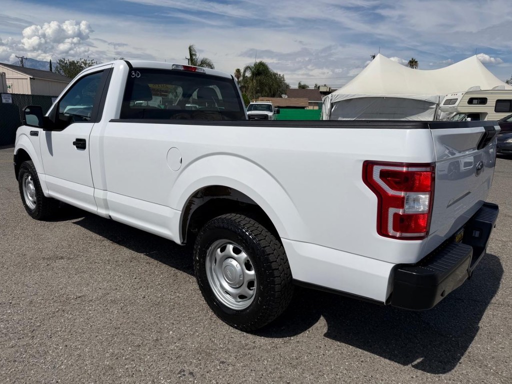 Ford F-150 Vehicle Full-screen Gallery Image 09