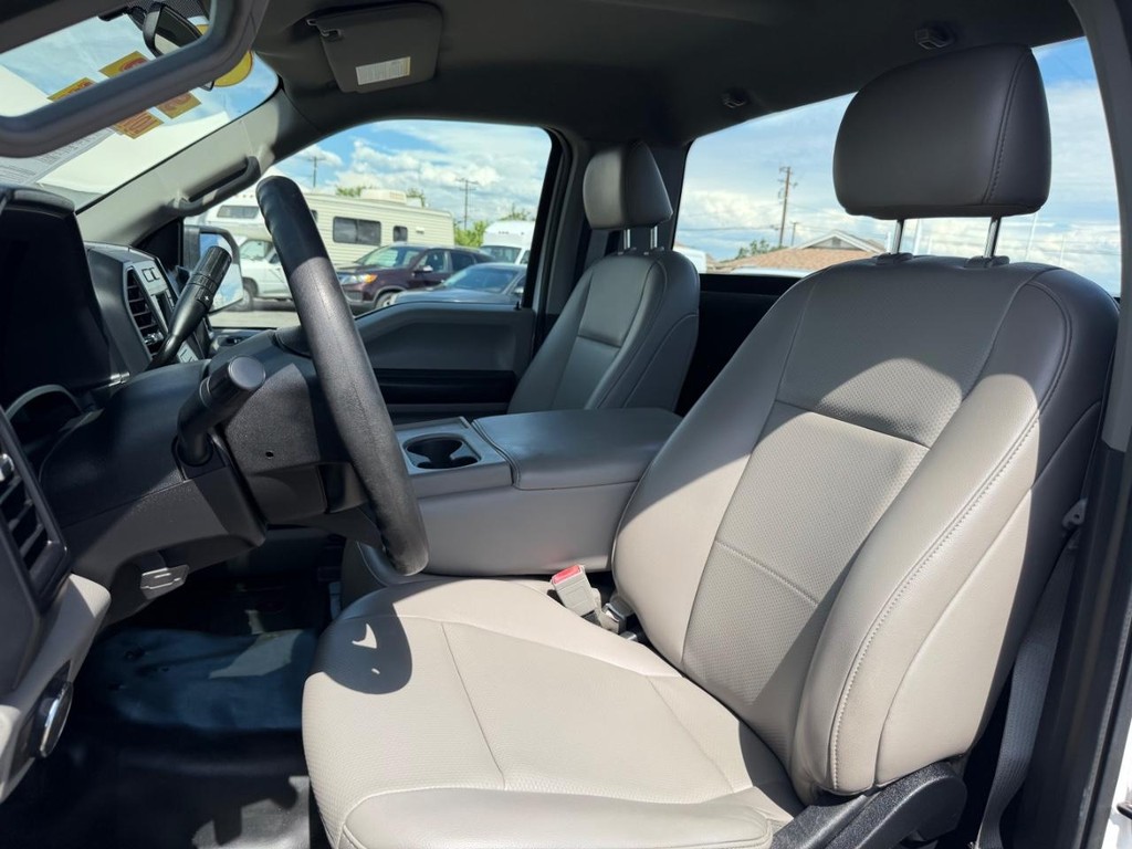 Ford F-150 Vehicle Full-screen Gallery Image 18