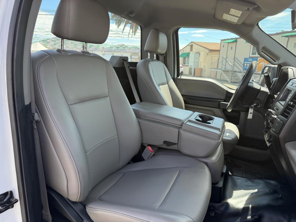 Ford F-150 Vehicle Full-screen Gallery Image 22
