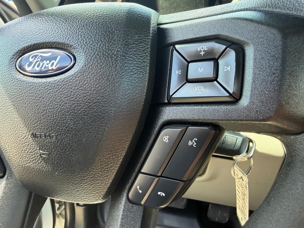 Ford F-150 Vehicle Full-screen Gallery Image 27