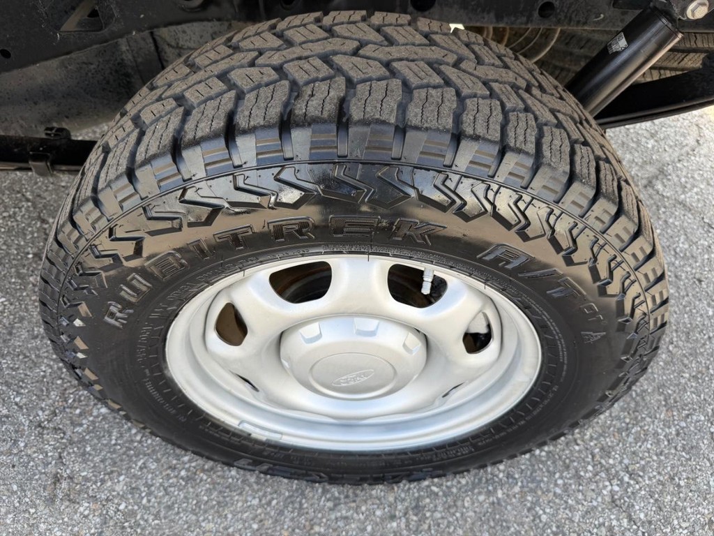 Ford F-150 Vehicle Full-screen Gallery Image 36