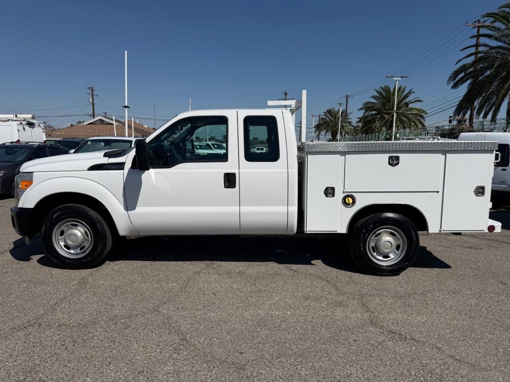 Ford F-250 Vehicle Full-screen Gallery Image 11