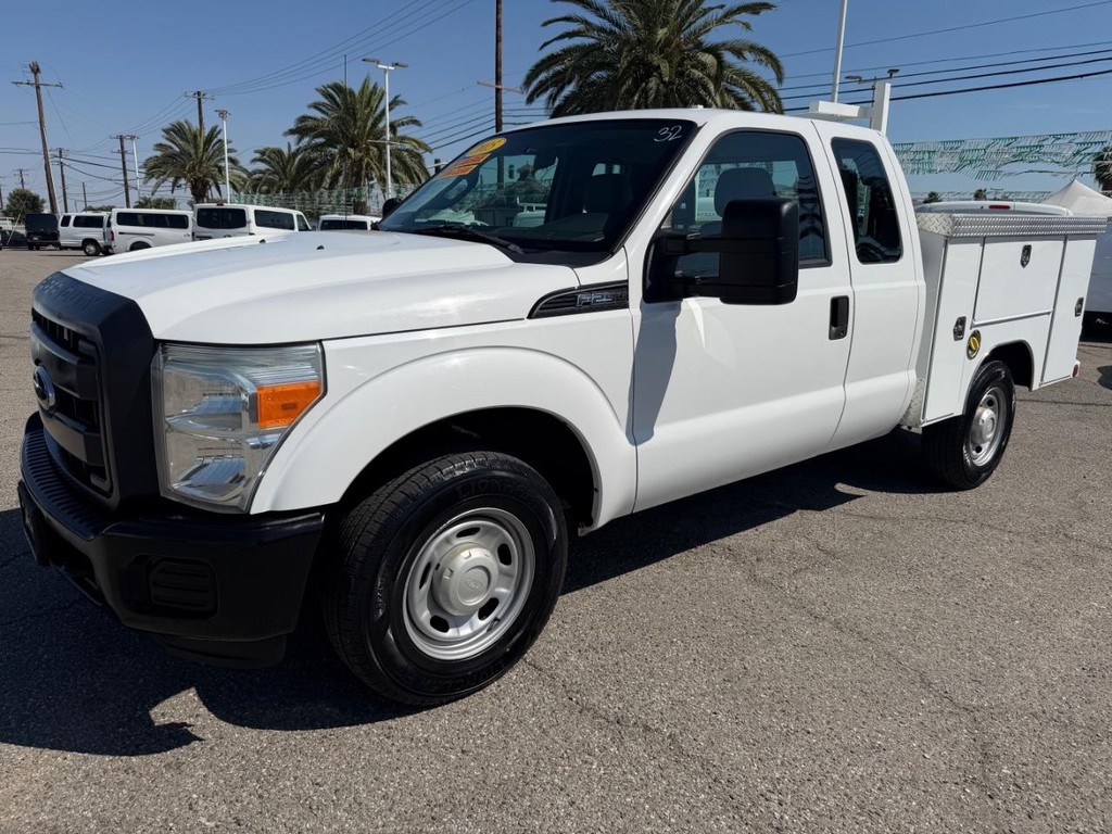 Ford F-250 Vehicle Full-screen Gallery Image 12