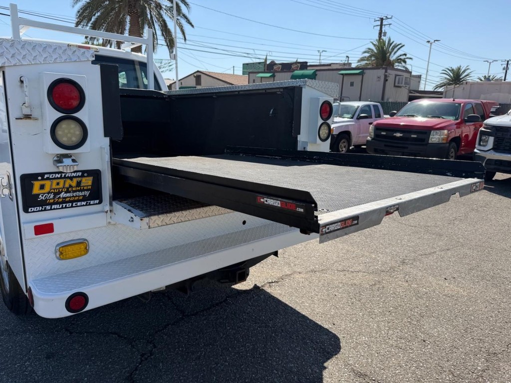 Ford F-250 Vehicle Full-screen Gallery Image 17