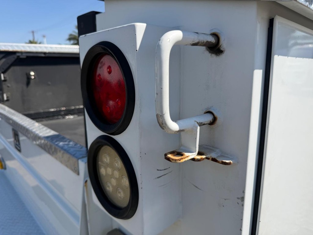 Ford F-250 Vehicle Full-screen Gallery Image 19