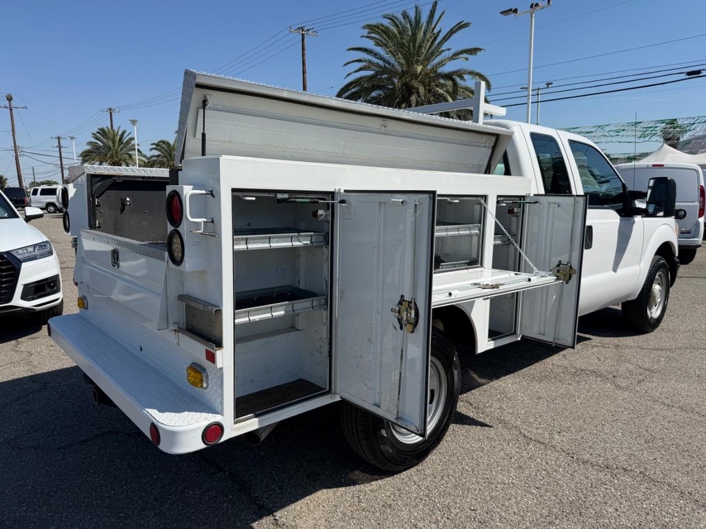 Ford F-250 Vehicle Full-screen Gallery Image 22